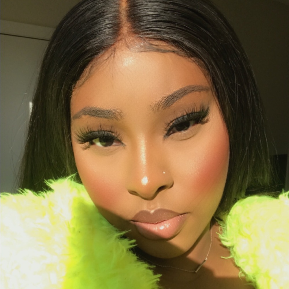 Meet your Posher, Aiesha